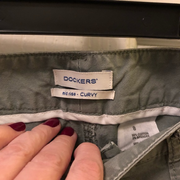 Olive Dockers Capri Pants - Picture 3 of 3